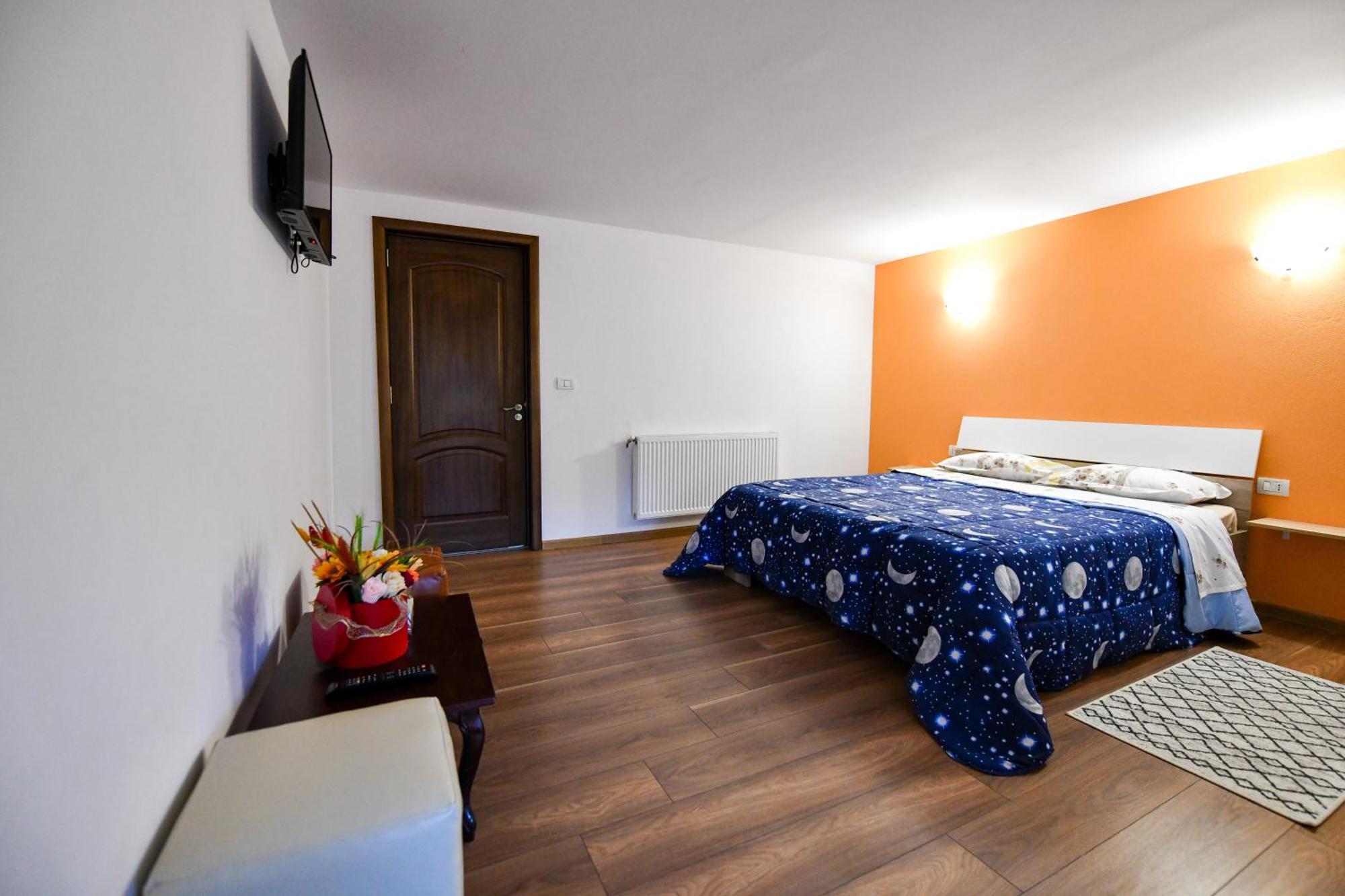 Villa Castellino Tîrgu Ocna Exteriör bild