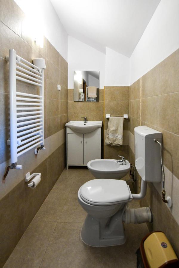 Villa Castellino Tîrgu Ocna Exteriör bild